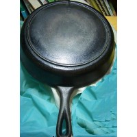 picture-Lodge-cast-iron-skillet-no8-heat-ring-3