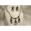 Antique gold dangling earrings necklace set