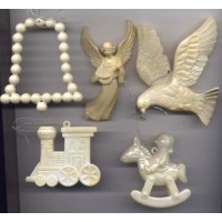 picture-5-vintage-white-Christmas-ornaments-2