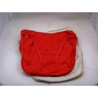 picture-high-waisted-panties-indented-legs-red-beige-2